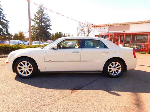 2006 Chrysler 300C Base