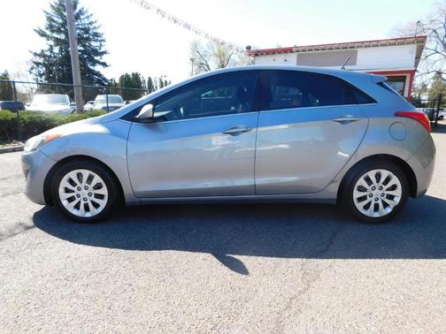 Titanium Gray Metallic 2016 Hyundai Elantra GT Base