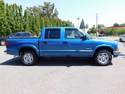 2001 Chevrolet S-10 LS