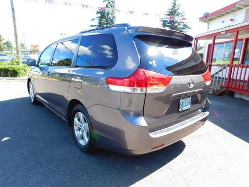 Predawn Gray Mica 2013 Toyota Sienna LE