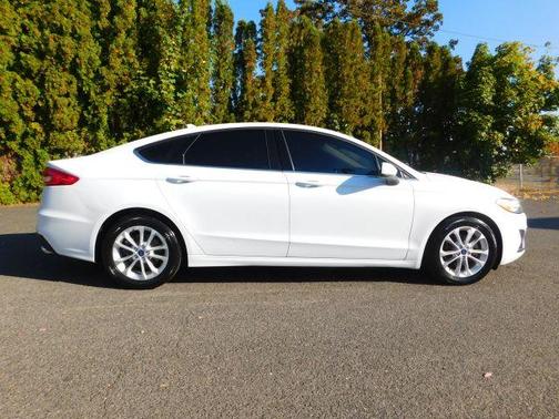 Oxford White 2019 Ford Fusion SE