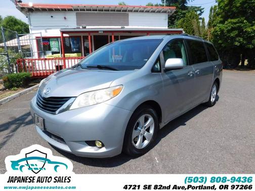 2011 Toyota Sienna LE