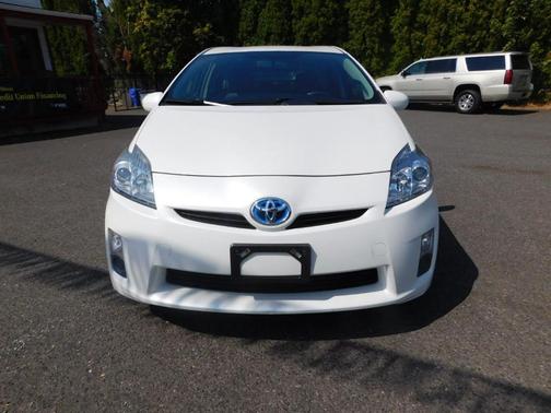 2010 Toyota Prius III