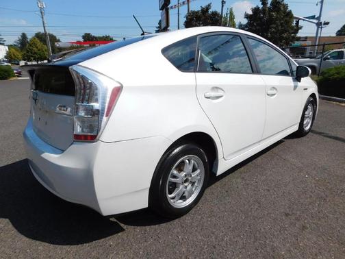 2010 Toyota Prius III