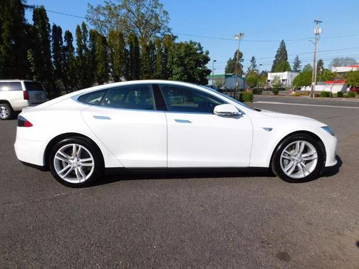 2014 Tesla Model S Performance