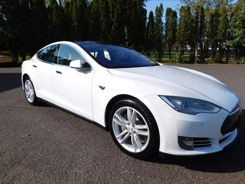 2014 Tesla Model S Performance