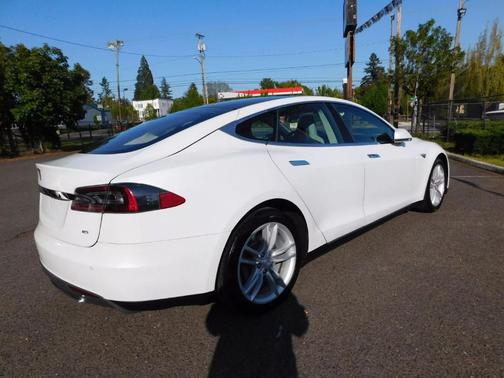 2014 Tesla Model S Performance
