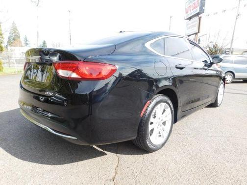 Black Clearcoat 2016 Chrysler 200 Limited