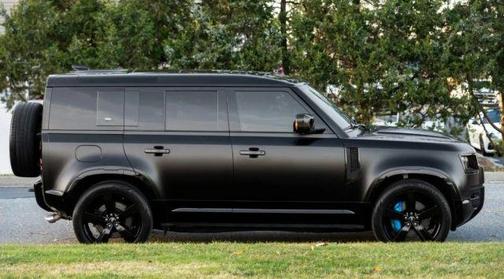 2022 Land Rover Defender V8