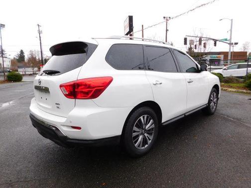2019 Nissan Pathfinder SL