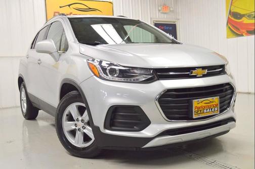 Silver Ice Metallic 2020 Chevrolet Trax LT