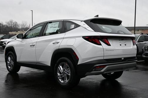 2026 Hyundai TUCSON SE