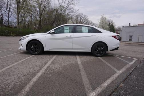 2021 Hyundai ELANTRA SEL