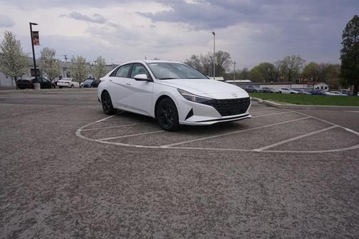 2021 Hyundai ELANTRA SEL