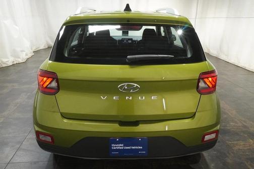 2022 Hyundai VENUE SEL