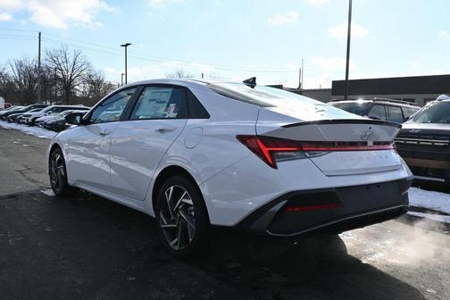 2025 Hyundai ELANTRA HEV SEL Sport