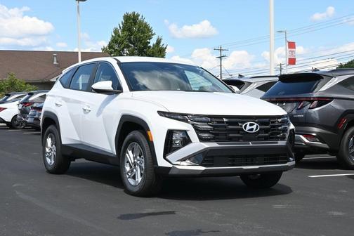 2025 Hyundai TUCSON SE