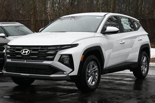 2026 Hyundai TUCSON SE