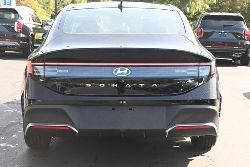 2025 Hyundai SONATA SE