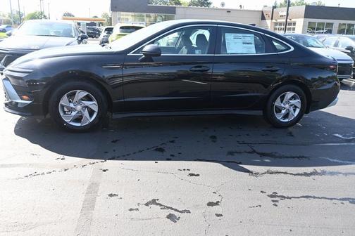 2025 Hyundai SONATA SE