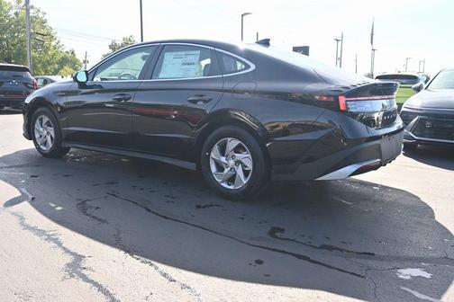 2025 Hyundai SONATA SE