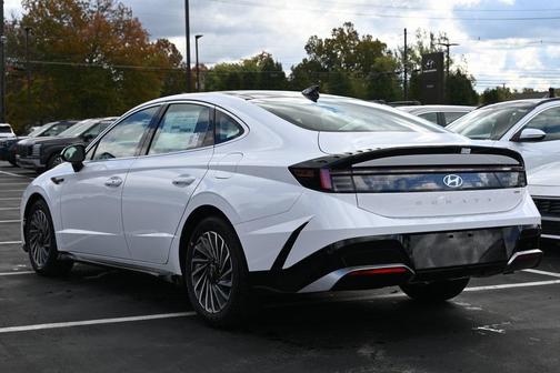2026 Hyundai SONATA Hybrid SEL
