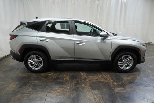Shimmering Silver 2026 Hyundai TUCSON SE
