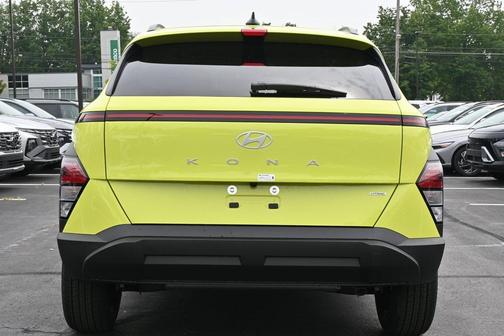 2025 Hyundai KONA SEL