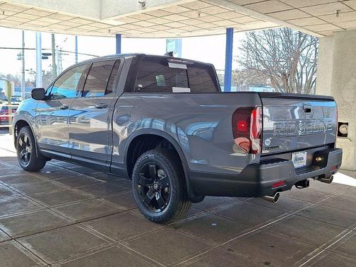 Sonic Gray Pearl 2026 Honda Ridgeline Black Edition Two-Tone