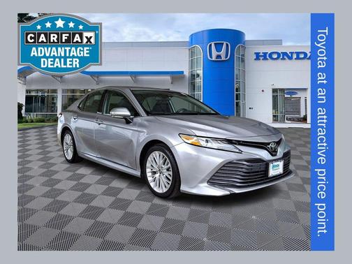 Celestial Silver Metallic 2019 Toyota Camry XLE