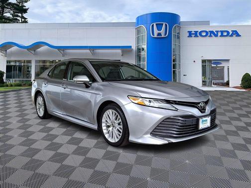 Celestial Silver Metallic 2019 Toyota Camry XLE