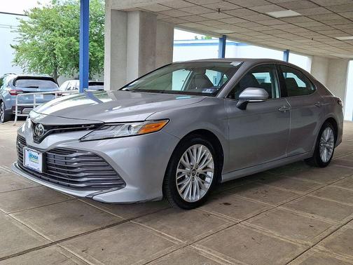 Celestial Silver Metallic 2019 Toyota Camry XLE