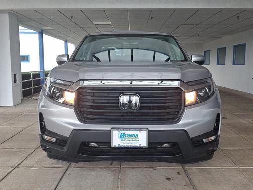Silver 2021 Honda Ridgeline RTL