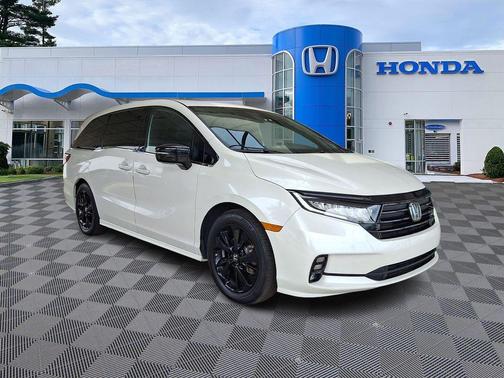 White 2023 Honda Odyssey Sport