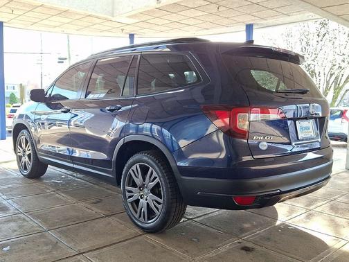 Deep Scarlet Pearl 2022 Honda Pilot Sport