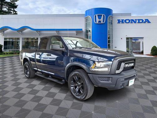 Patriot Blue Pearlcoat 2022 RAM 1500 Classic SLT