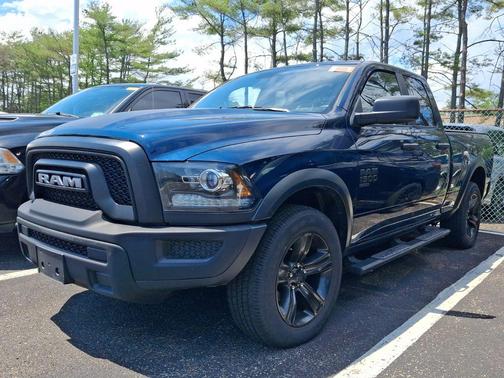 Patriot Blue Pearlcoat 2022 RAM 1500 Classic SLT