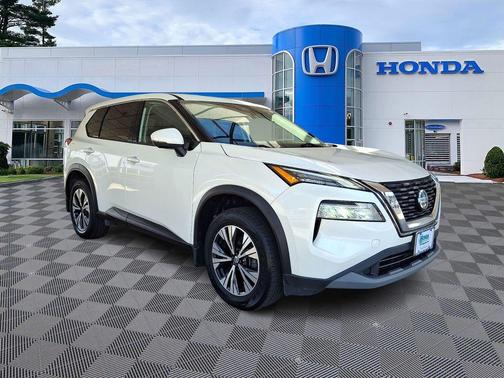 Pearl White Tri-Coat 2021 Nissan Rogue SV