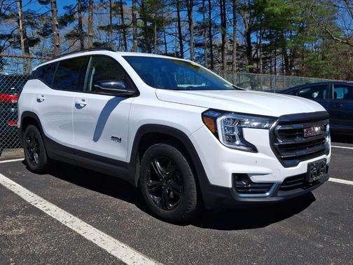 Summit White 2023 GMC Terrain AT4