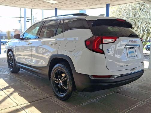 2023 GMC Terrain AT4