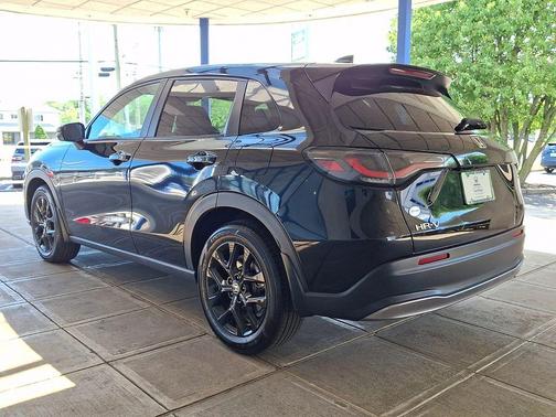 Deep Ocean Pearl 2025 Honda HR-V Sport