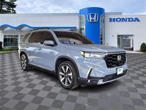 Gray 2024 Honda Pilot Touring