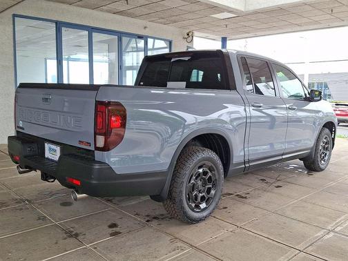 Sonic Gray Pearl 2026 Honda Ridgeline TrailSport+