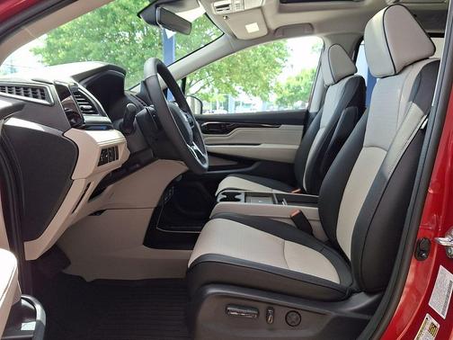 Radiant Red Metallic II 2026 Honda Odyssey Elite