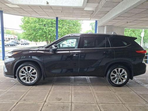 Amber 2021 Toyota Highlander Limited