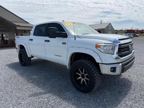 White 2014 Toyota Tundra SR5