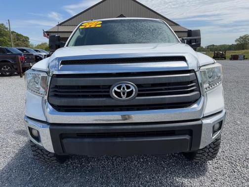 White 2014 Toyota Tundra SR5