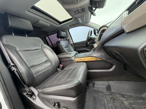 White 2016 GMC Yukon XL Denali