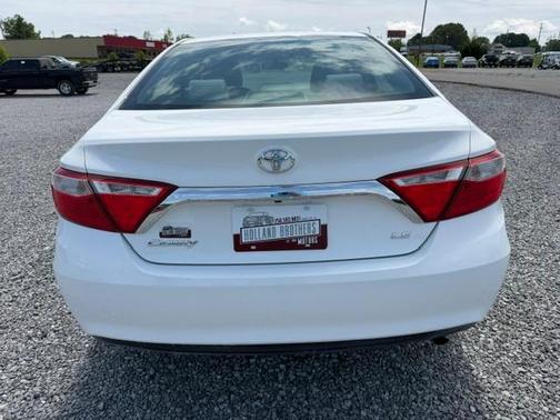 White 2015 Toyota Camry LE