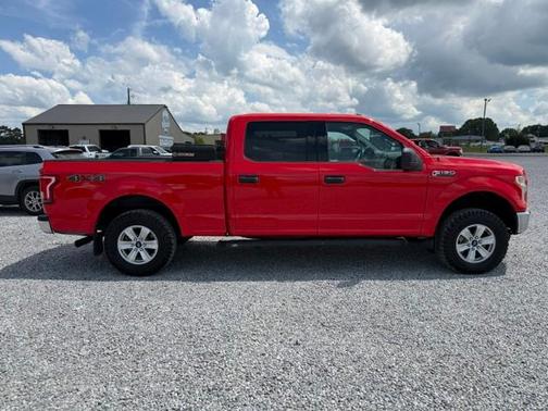 Red 2016 Ford F-150 XLT